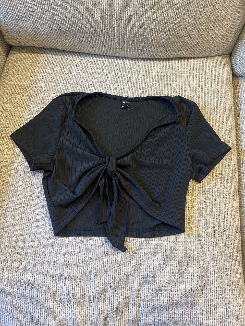 SHEIN Black Ribbed Tie-Front Crop Top